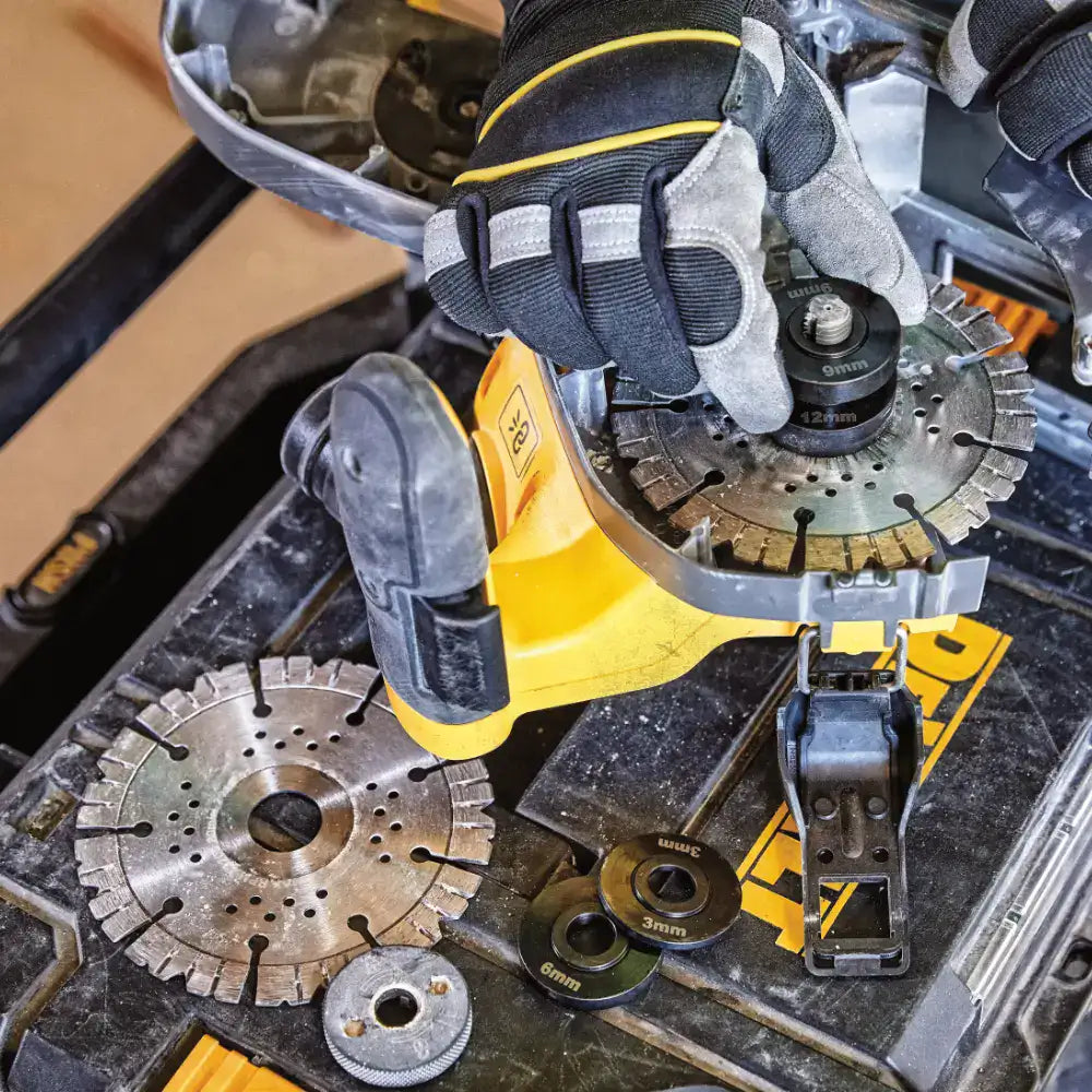 DEWALT Cordless 54V Wall Chaser | DCG200NT