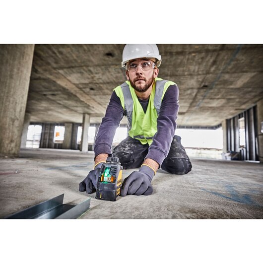 DEWALT Cross Line Green Laser | DW088CG