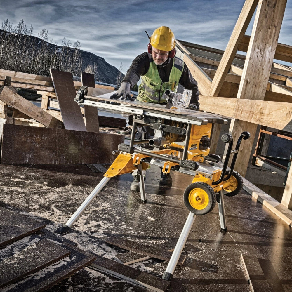 DEWALT Compact Table Saw with Rolling Workstation | DWE7485RS