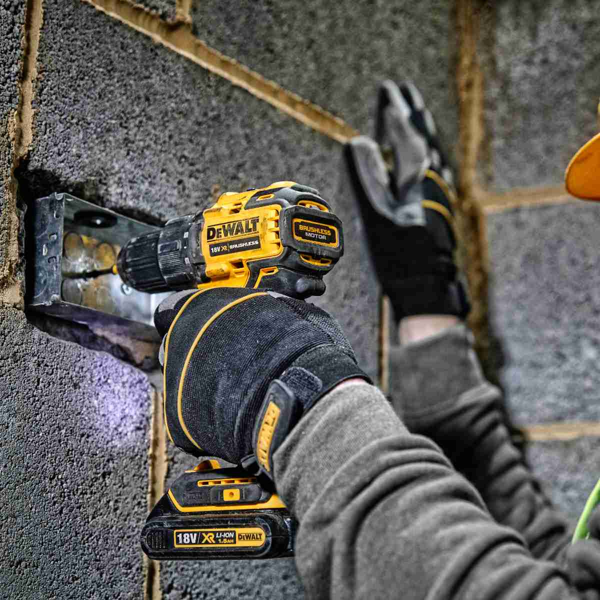 DEWALT 18V Ultra Compact Brushless Drill Driver | DCD708S2T