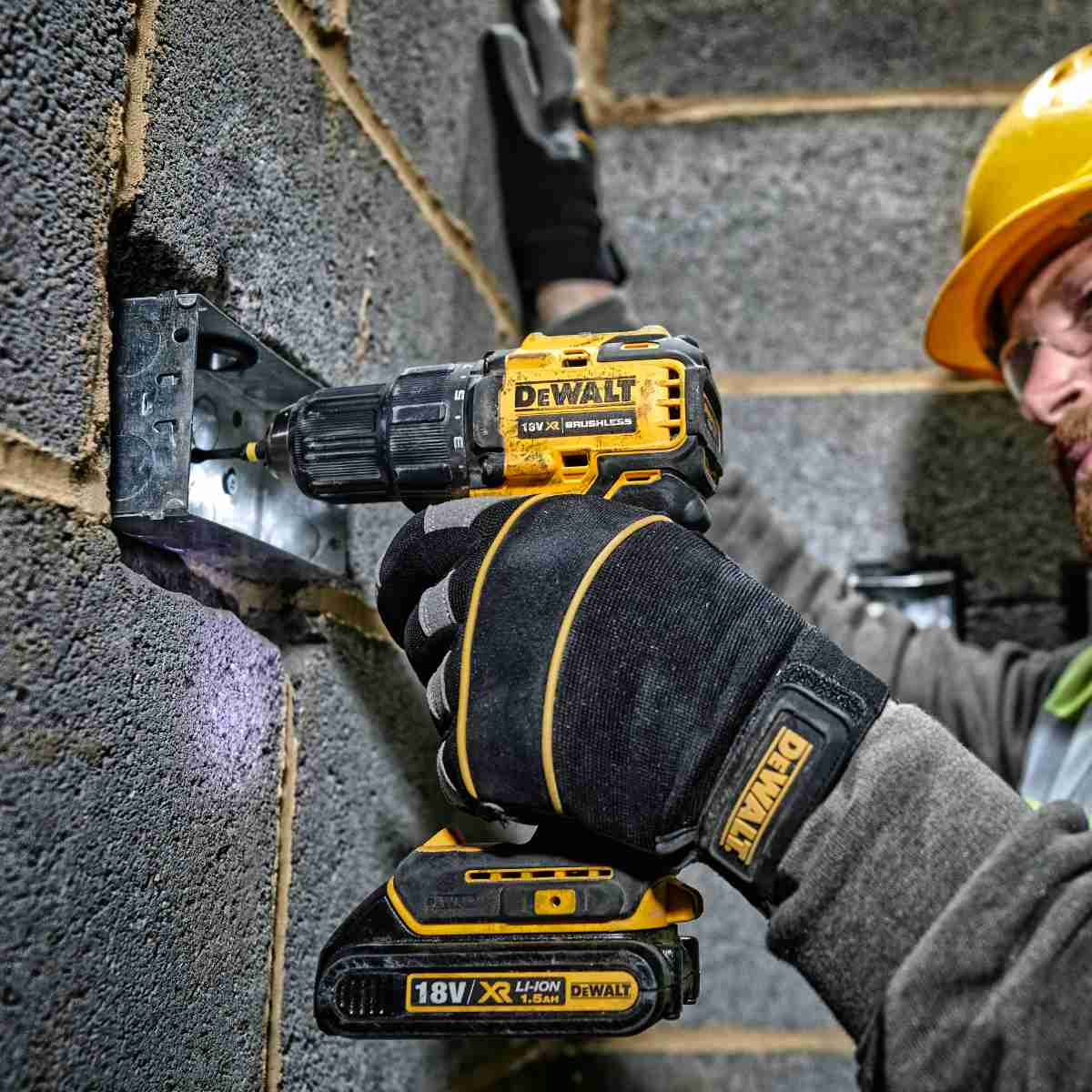 DEWALT 18V Ultra Compact Brushless Drill Driver | DCD708S2T
