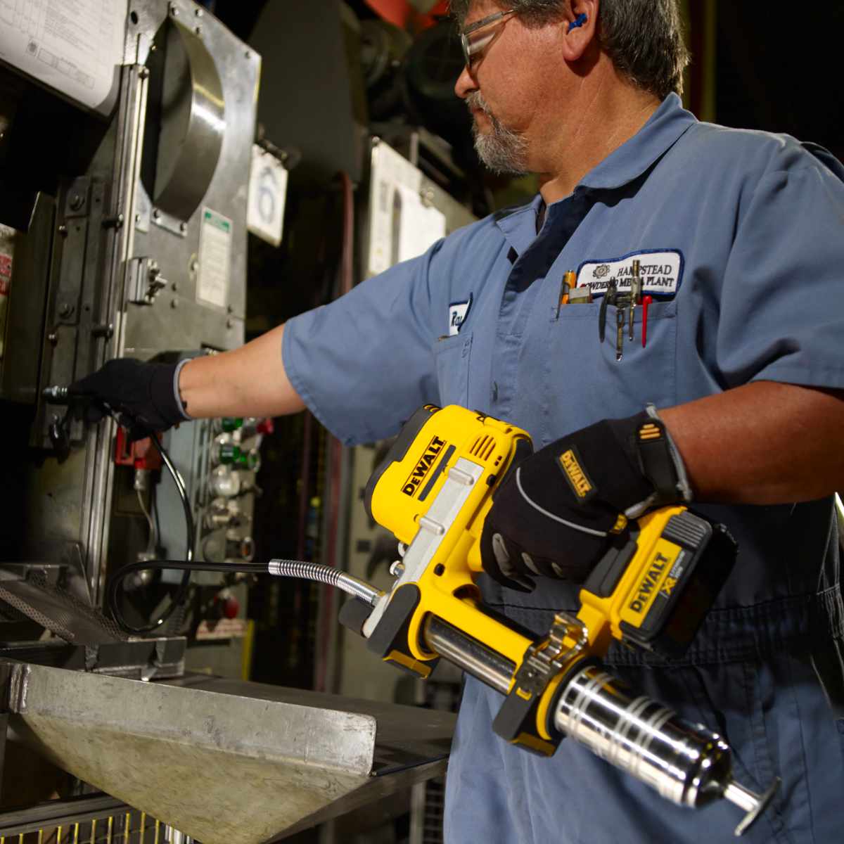 DEWALT 18V Cordless Grease Gun | DCGG571M1