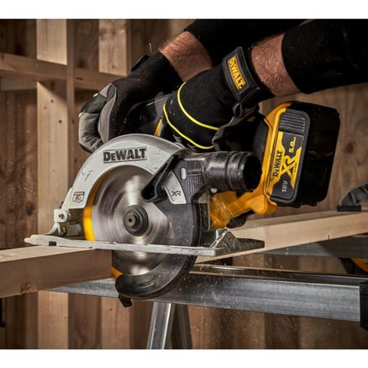 DEWALT 18V Brushless Circular Saw 165mm | DCS565NT