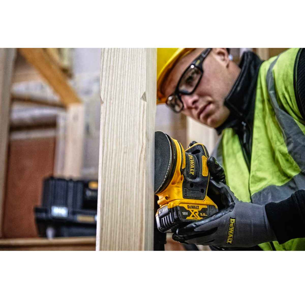 DEWALT 18V Brushless 125mm Sander | DCW210NT