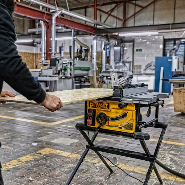 DEWALT Table Saw 250mm 2000W | DWE7492