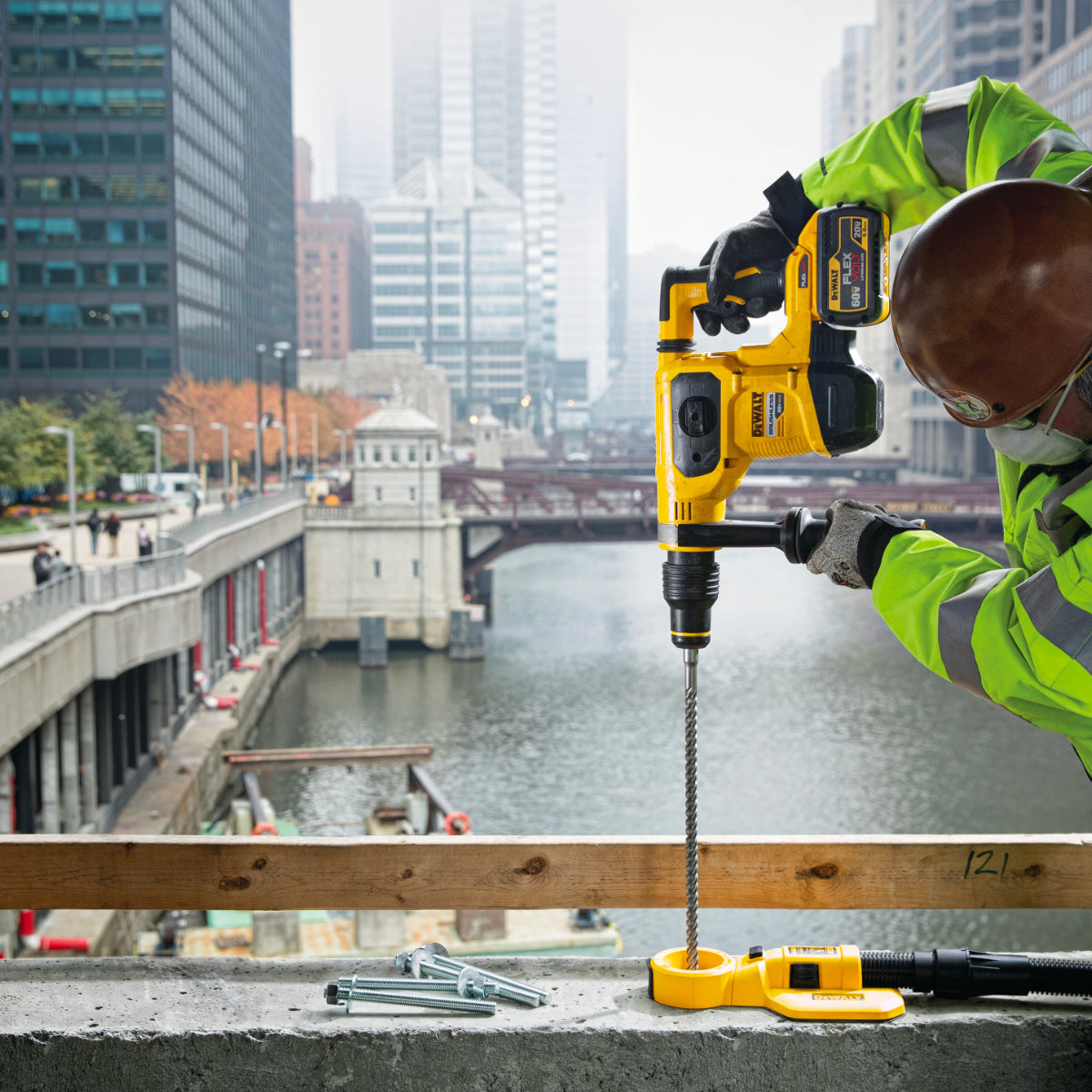 DEWALT Dust Extraction System for Hammer Drills | DWH050K