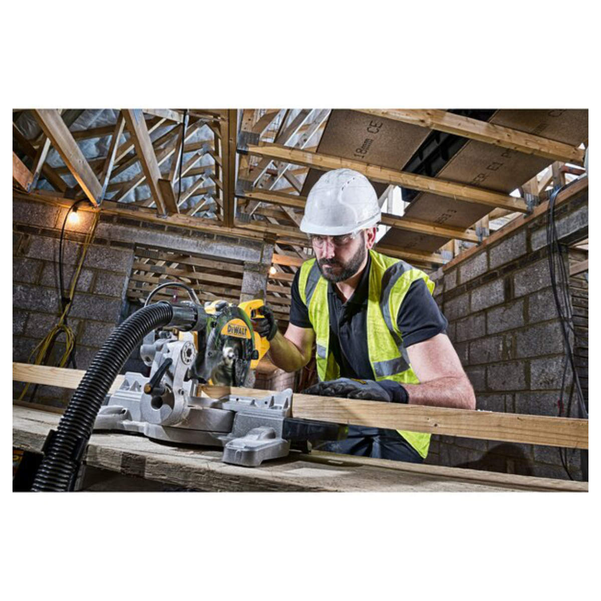 DEWALT Sliding Mitre Saw 216mm with XPS | DWS774