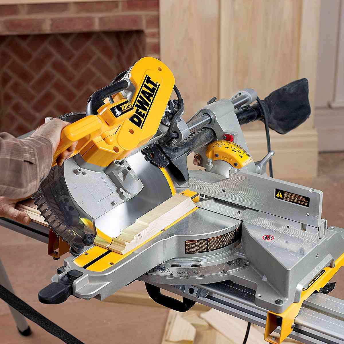 DEWALT Sliding Compound Mitre Saw 305mm | DWS780