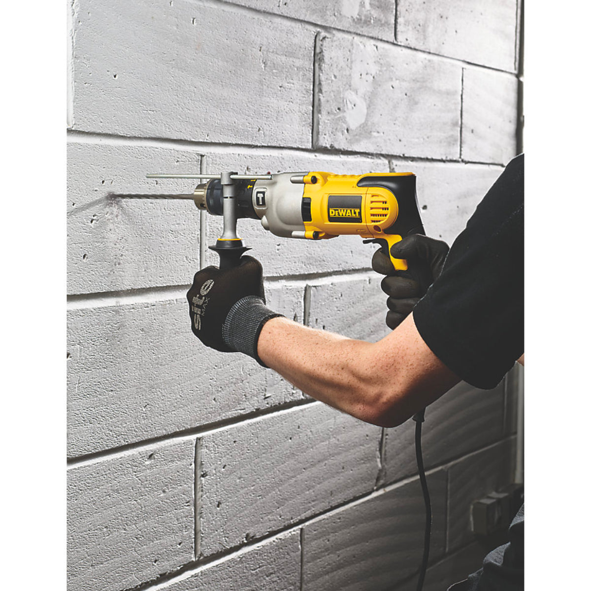 DEWALT Dry Diamond Core Drill 16mm 1300W | D21570K