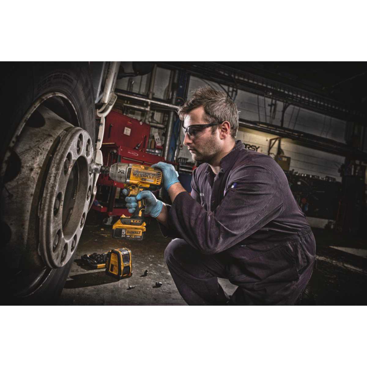 DEWALT 18V Impact Wrench 1/2" | DCF899NT