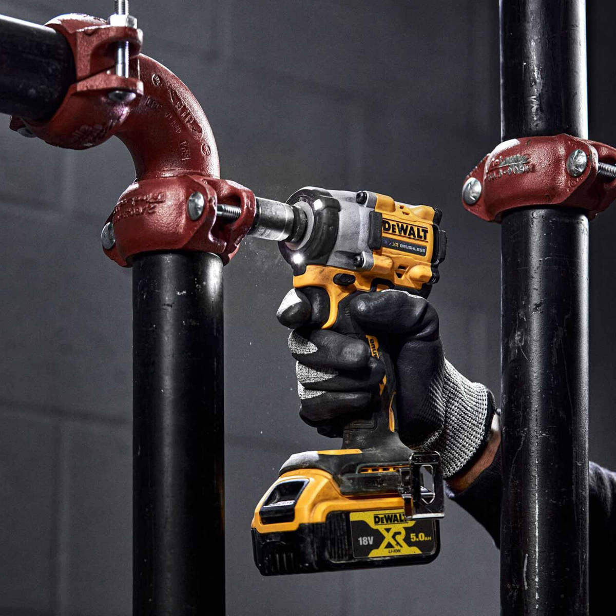 DEWALT 18V Brushless Impact Wrench | DCF921NT