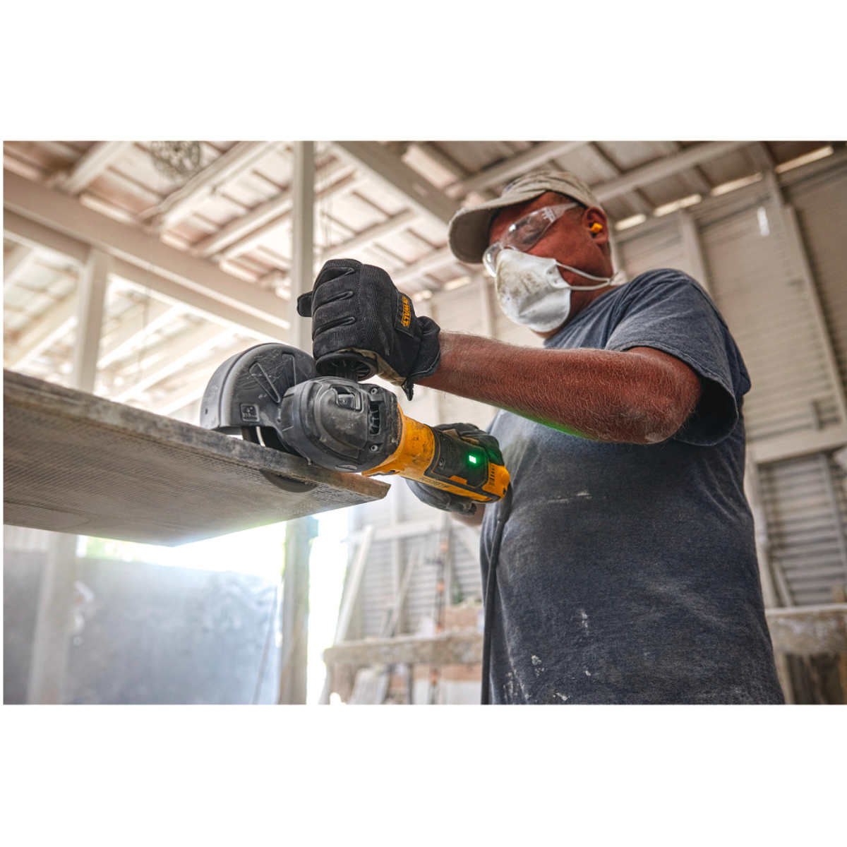 DEWALT Brushless Angle Grinder 125mm 1700W with E-Brake | DWE4347